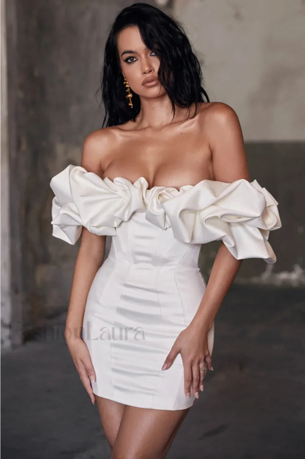 Satin Ruffle Stylish Strapless Dress S / Ivory Main image