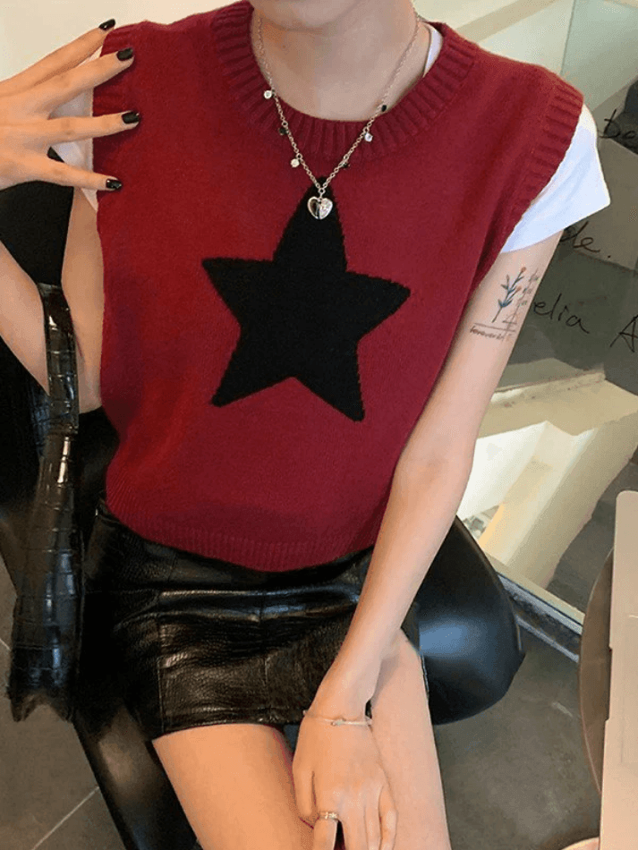 Star Jacquard Crew Neck Cropped Sweater Vest Red / S Sweaters