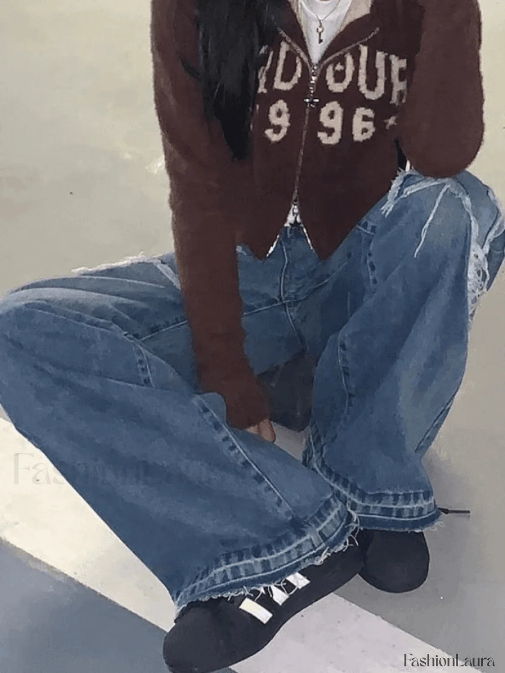 Star Patch Distressed Blue Boyfriend Jeans Jeans