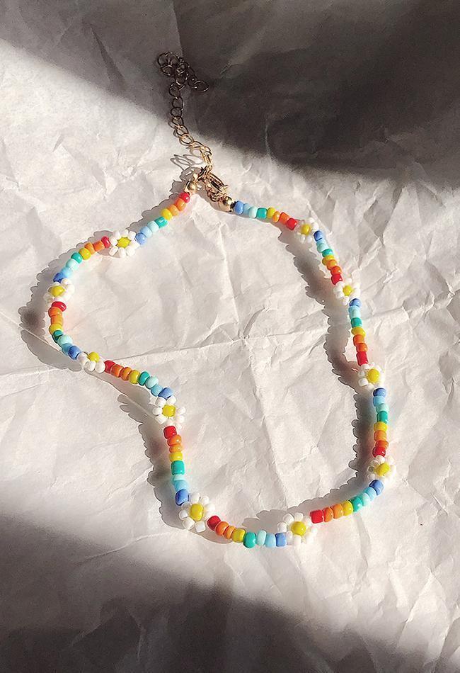Vacation Daisy Necklace Secondary image