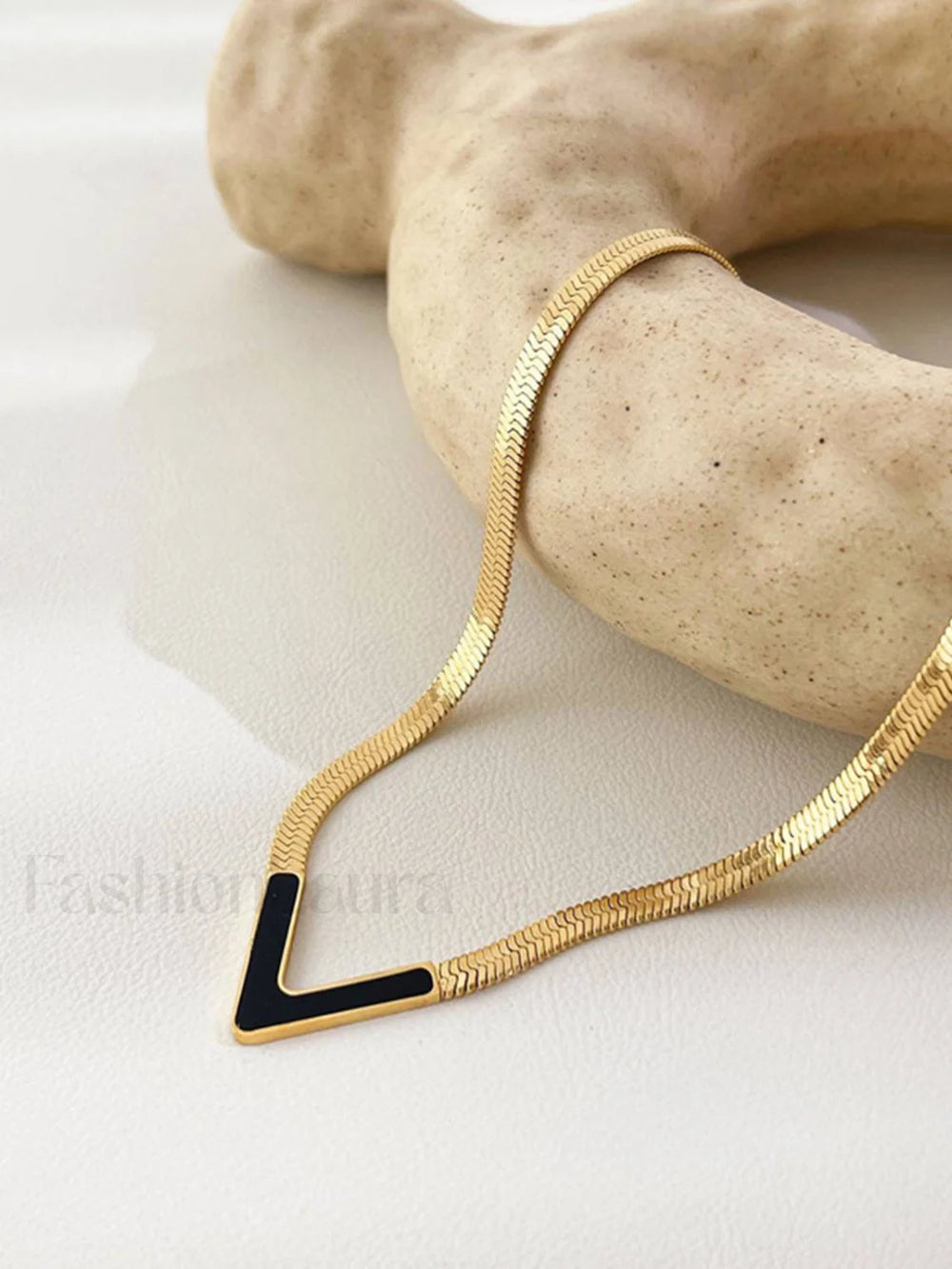 Victoria Charming Necklace Necklaces