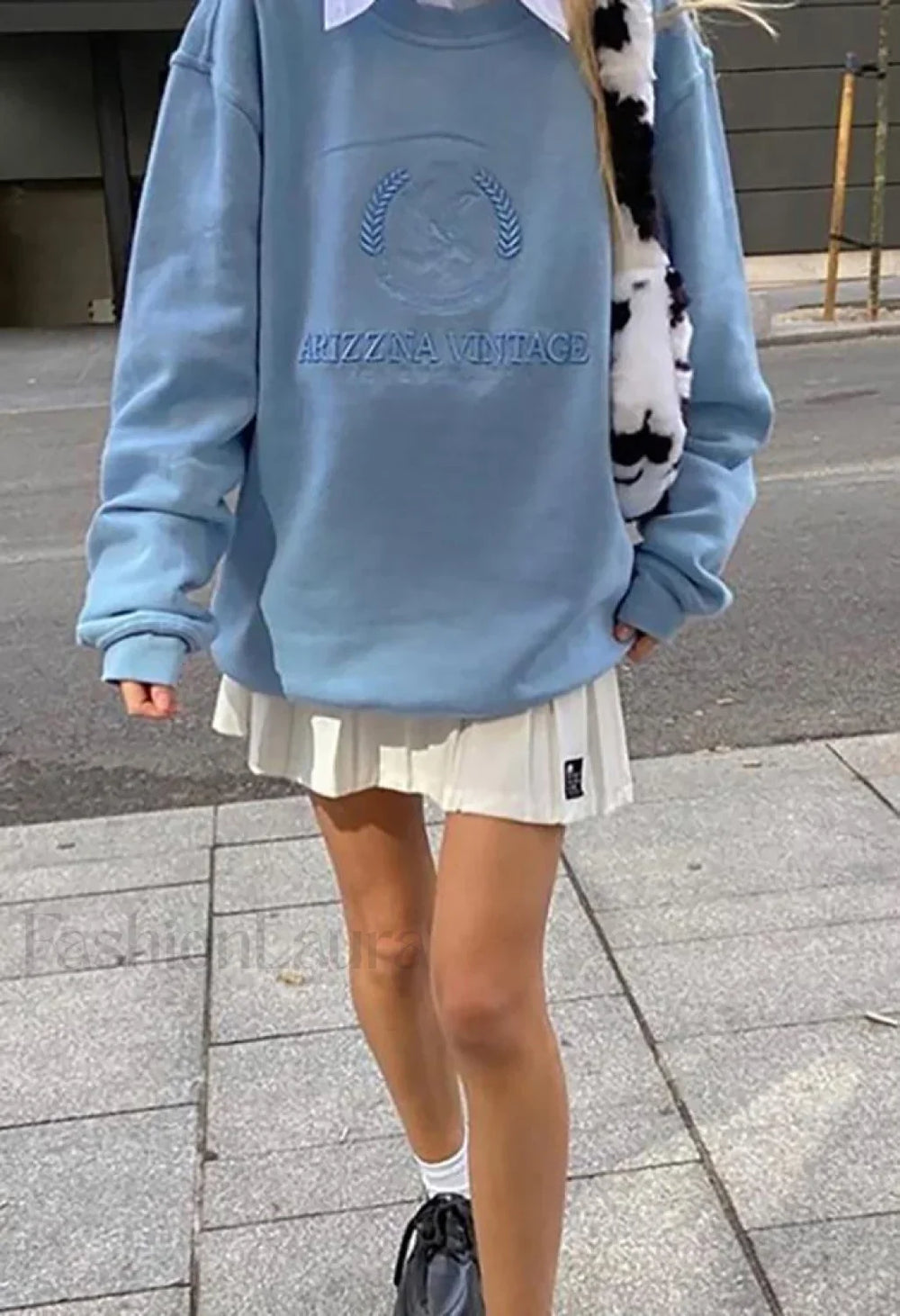 Vintage Embroidered Long Sleeve Sweatshirt Sweatshirts & Hoodies L