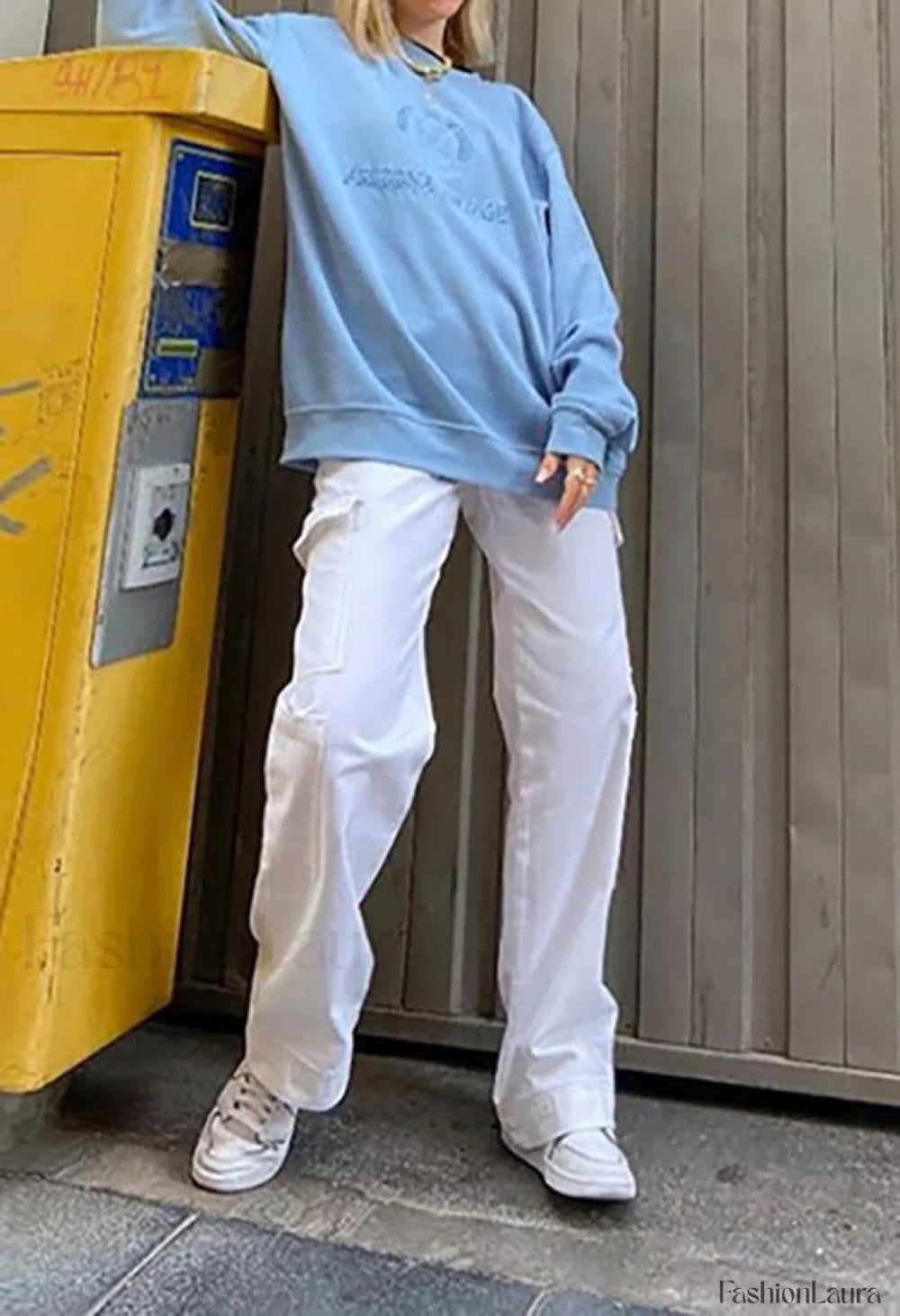 Vintage Embroidered Long Sleeve Sweatshirt Sweatshirts & Hoodies L