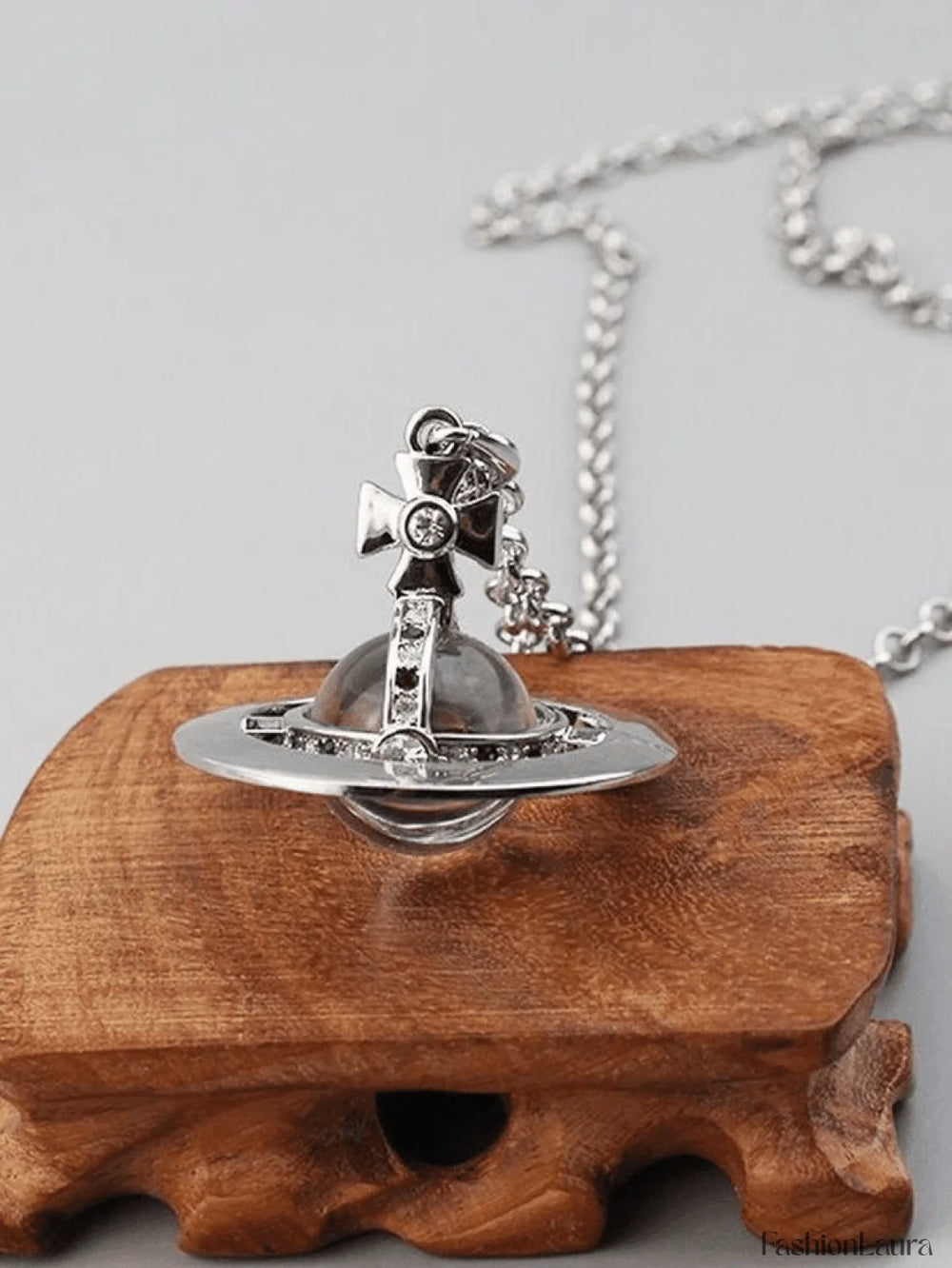 Vintage Planet Pendant Necklace Silver / ONE SIZE Necklaces