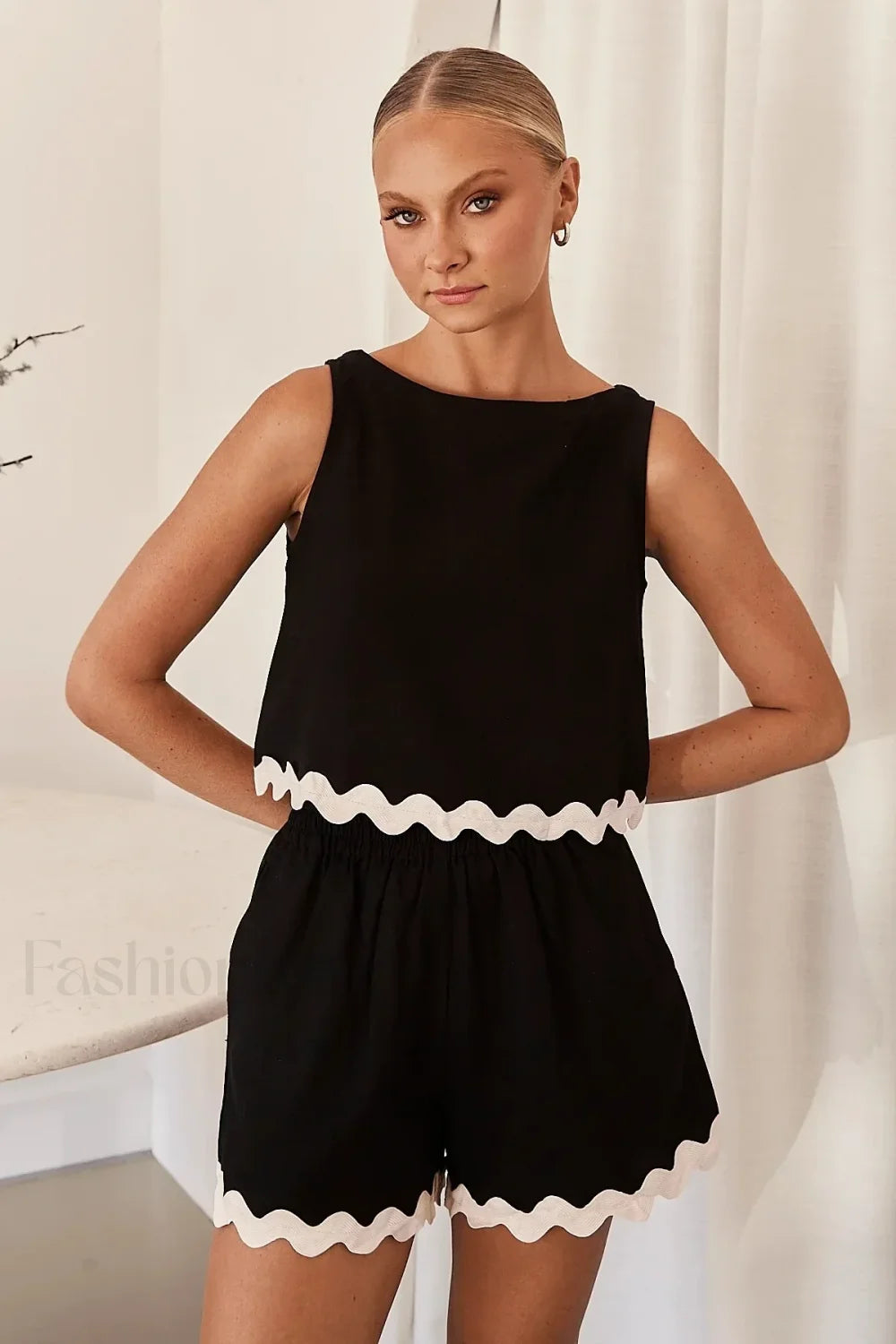 Wave Stripe Patchwork O Neck Tops Fashion Shorts Two Piece Set Black / S