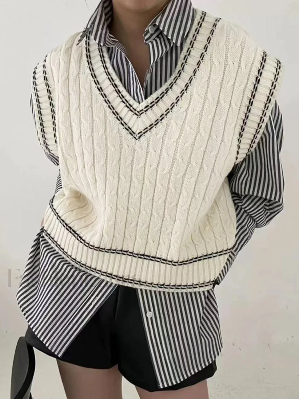 Weekend Wishes Graceful Sweater Vest Sweaters L