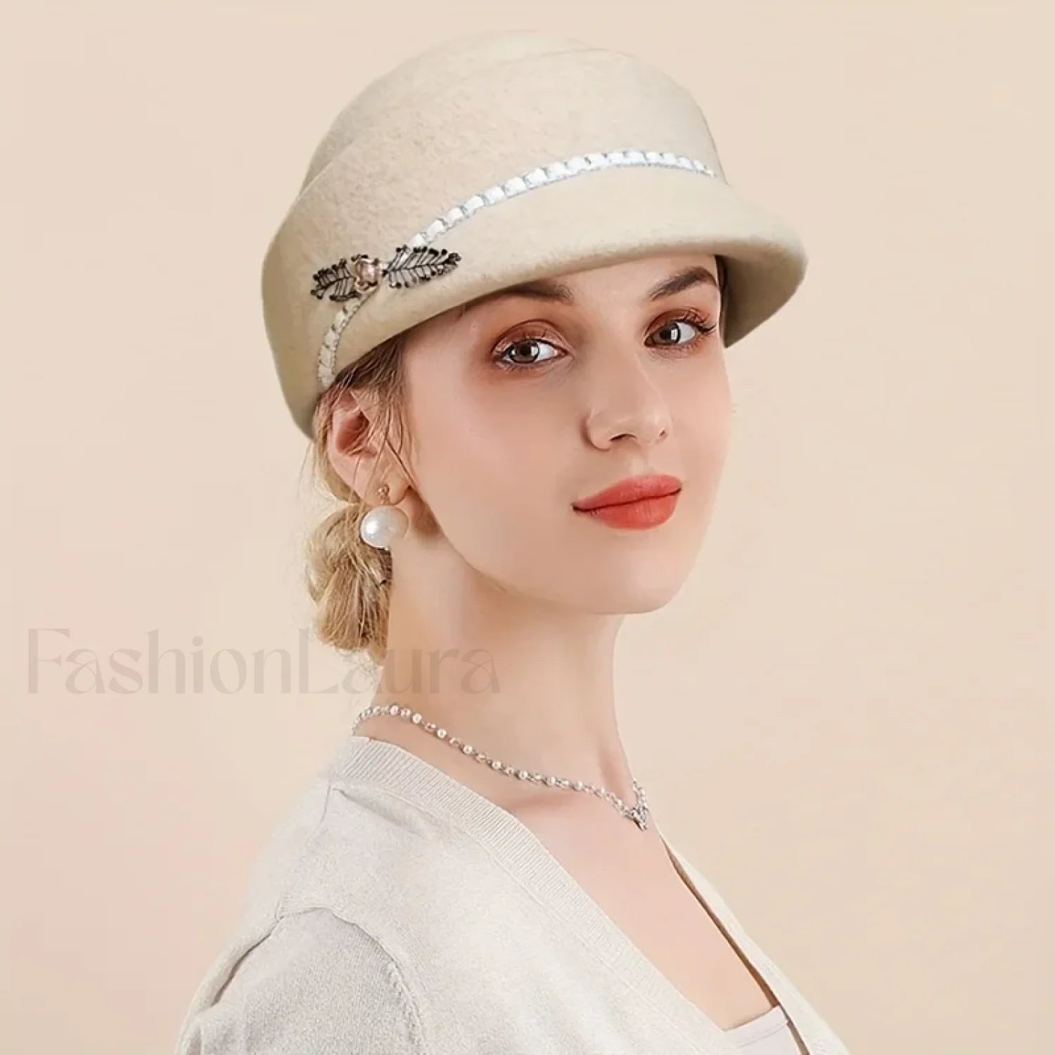 Women’s Autumn Winter British Retro Fashionable Short Brimmed Hat Main image