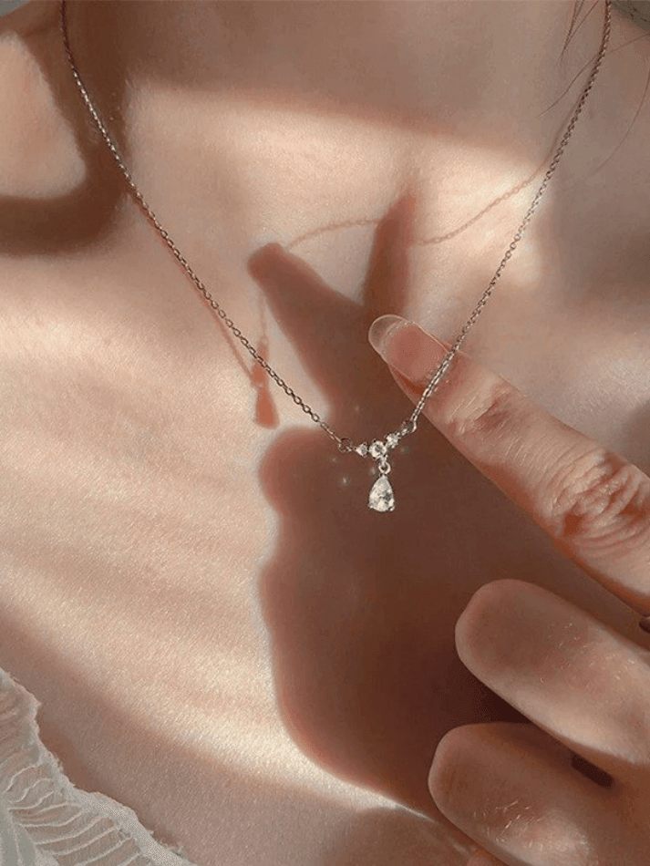 Silver Rhinestone Drop Decor Necklace